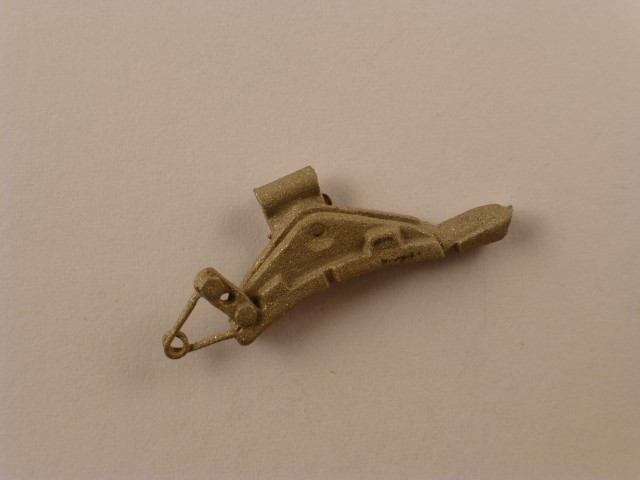 Bremsbacke, 15mm lang, für Raddurchmesser 45 +/-5mm,  mit Halterung für Sandfallrohre, links