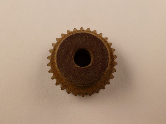 Schneckenrad, Kunststoff (Pertinax), Modul 0,75, 30 Zähne,  Innendurchmesser 6mm, Aussendurchm. 24mm, Breite 11,8mm